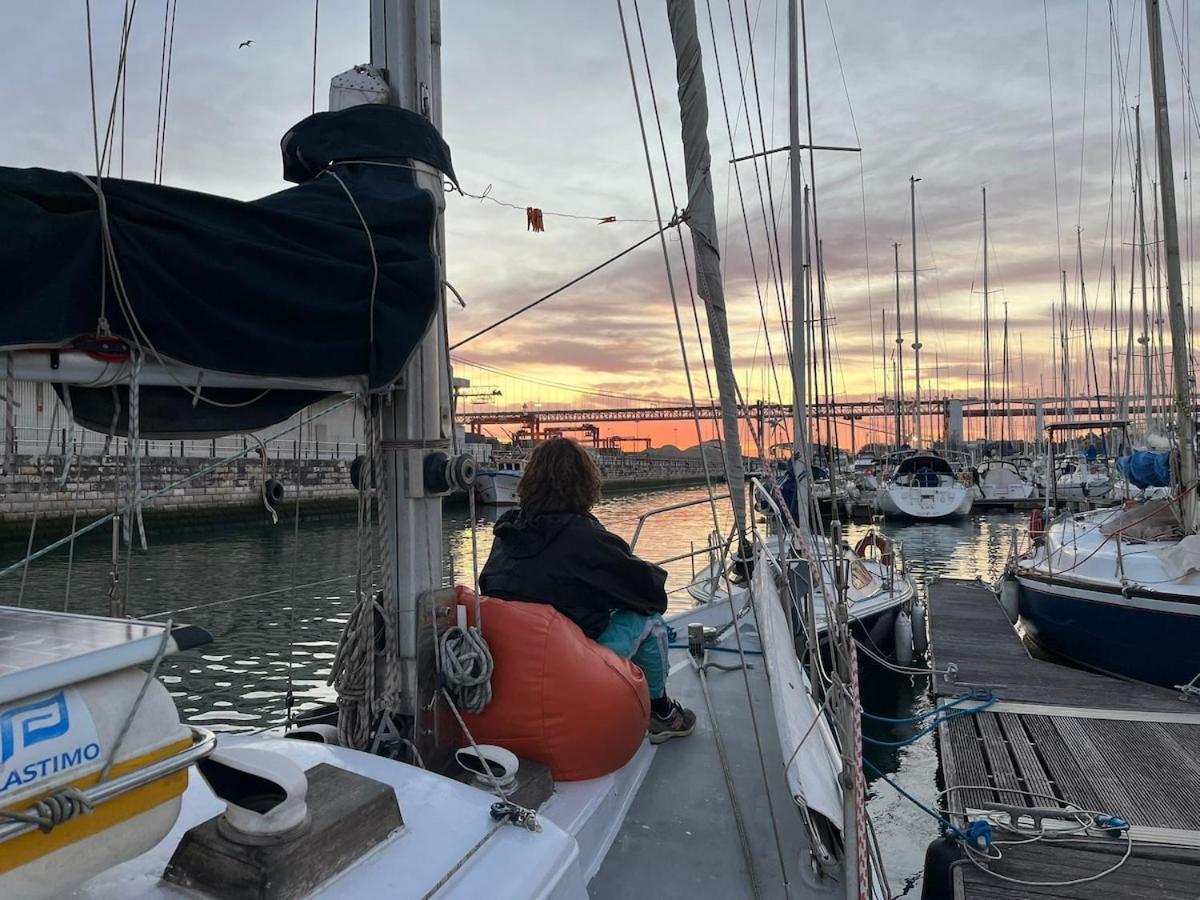 ホテル Cozy Lisbon Marina Sleepaboard - Sail Away エクステリア 写真