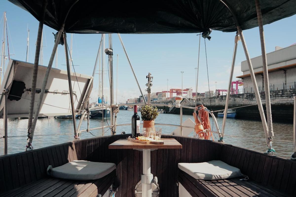ホテル Cozy Lisbon Marina Sleepaboard - Sail Away エクステリア 写真