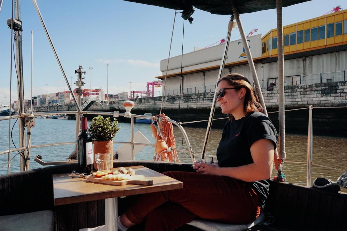 ホテル Cozy Lisbon Marina Sleepaboard - Sail Away エクステリア 写真